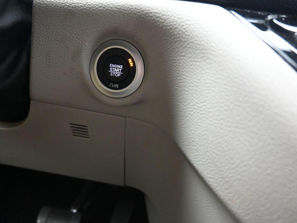 used 2024 Chrysler Pacifica Hybrid car, priced at $27,400