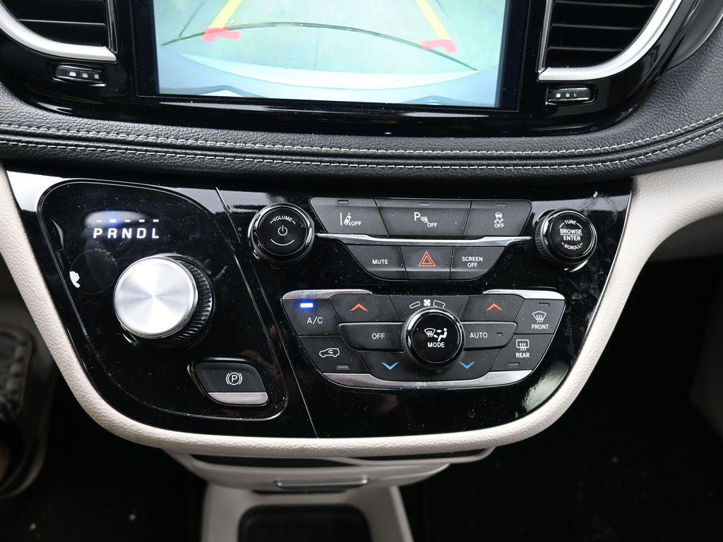 used 2024 Chrysler Pacifica Hybrid car, priced at $27,400