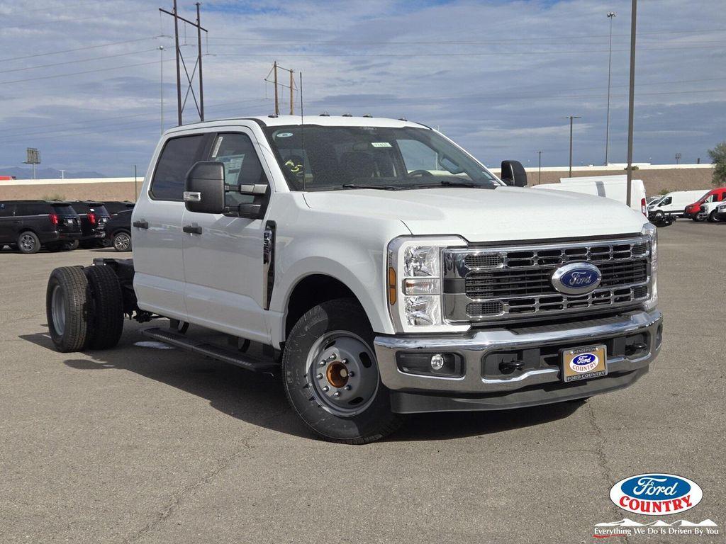 new 2025 Ford F-350 car, priced at $53,723