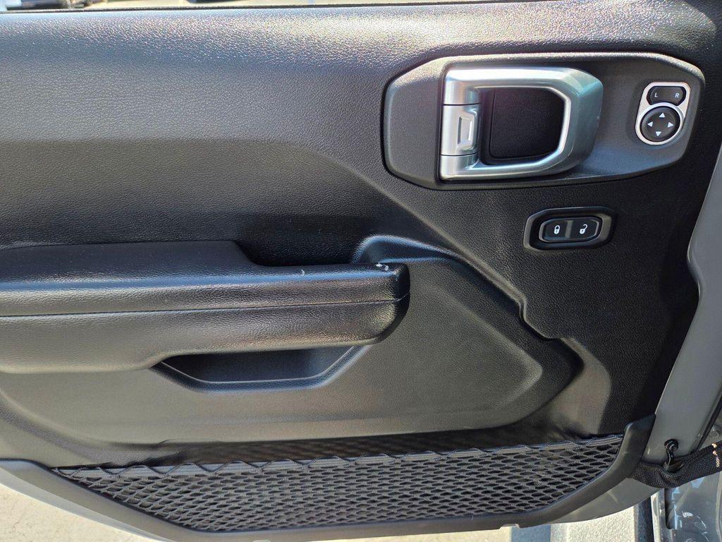 used 2021 Jeep Gladiator car, priced at $37,556