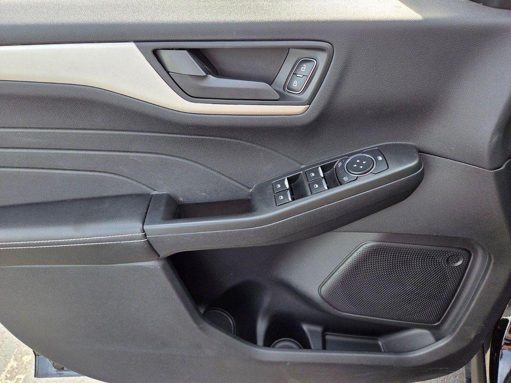 used 2022 Ford Escape car, priced at $22,613