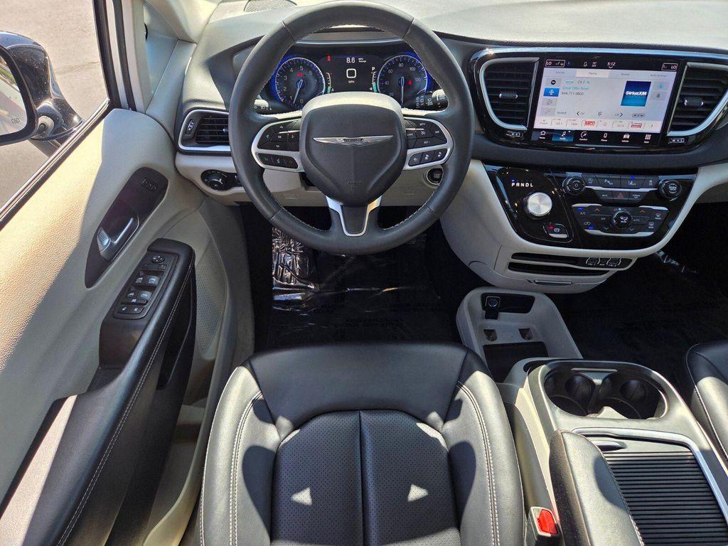 used 2024 Chrysler Pacifica car, priced at $26,998