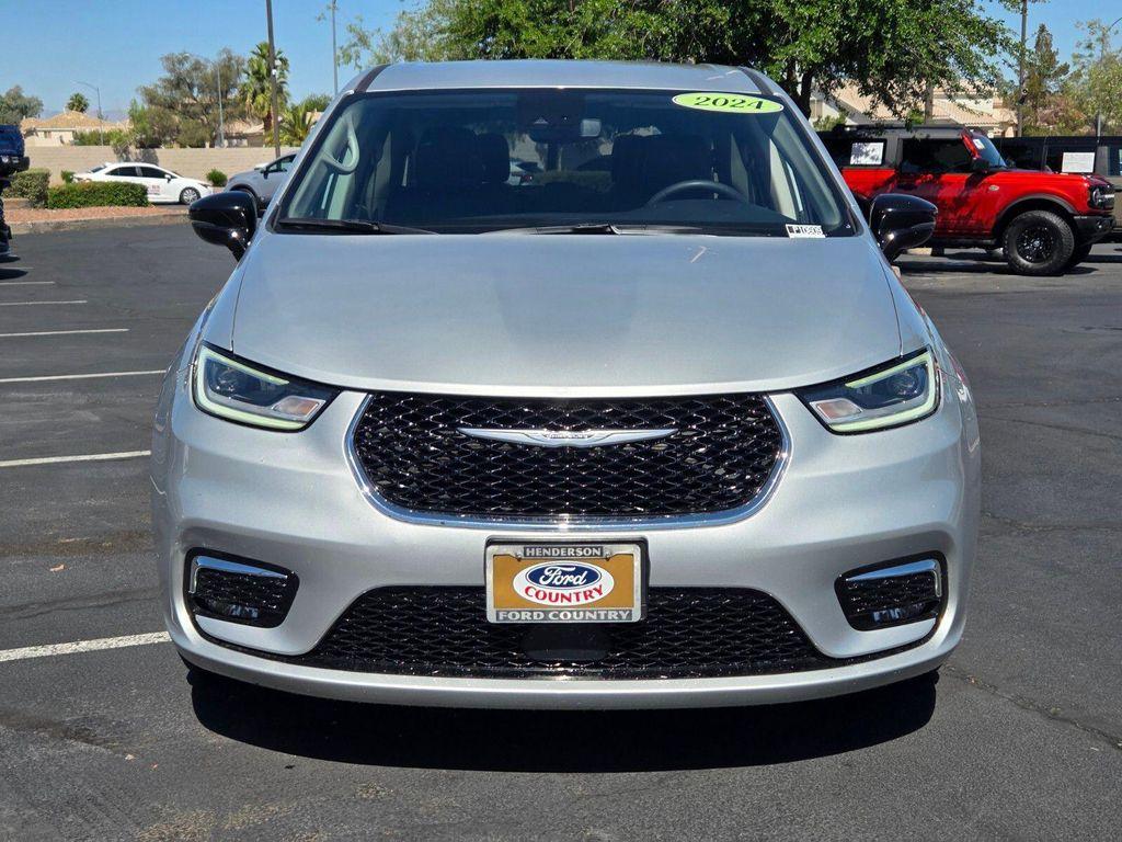used 2024 Chrysler Pacifica car, priced at $26,998