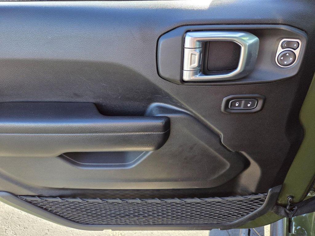 used 2021 Jeep Wrangler Unlimited car, priced at $33,998