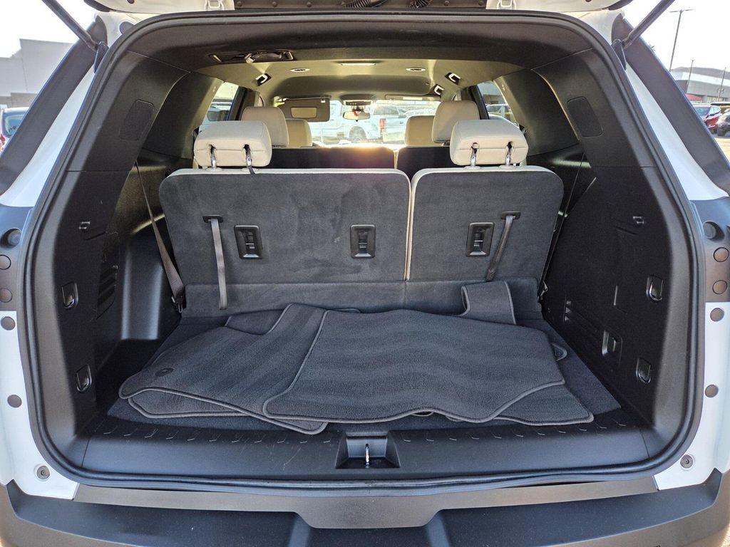 used 2023 Chevrolet Traverse car, priced at $23,594