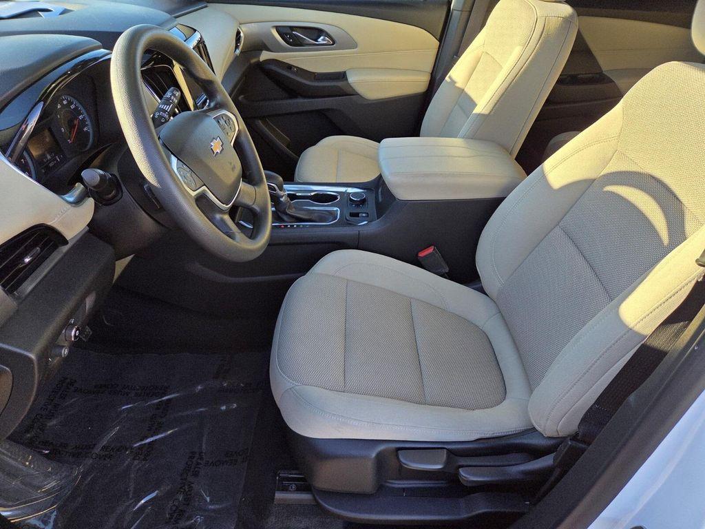 used 2023 Chevrolet Traverse car, priced at $23,594