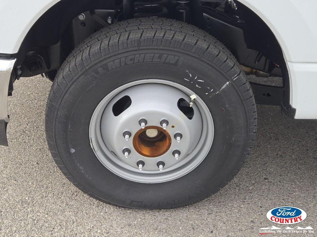 new 2025 Ford F-350 car, priced at $49,621