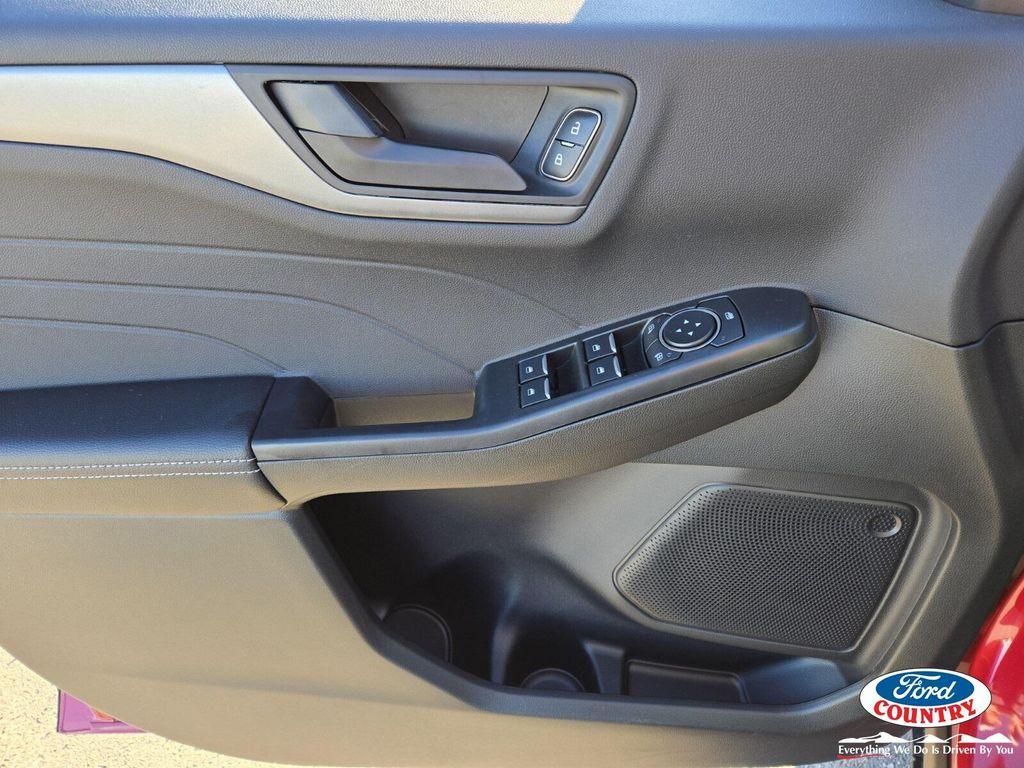 new 2025 Ford Escape car, priced at $27,300