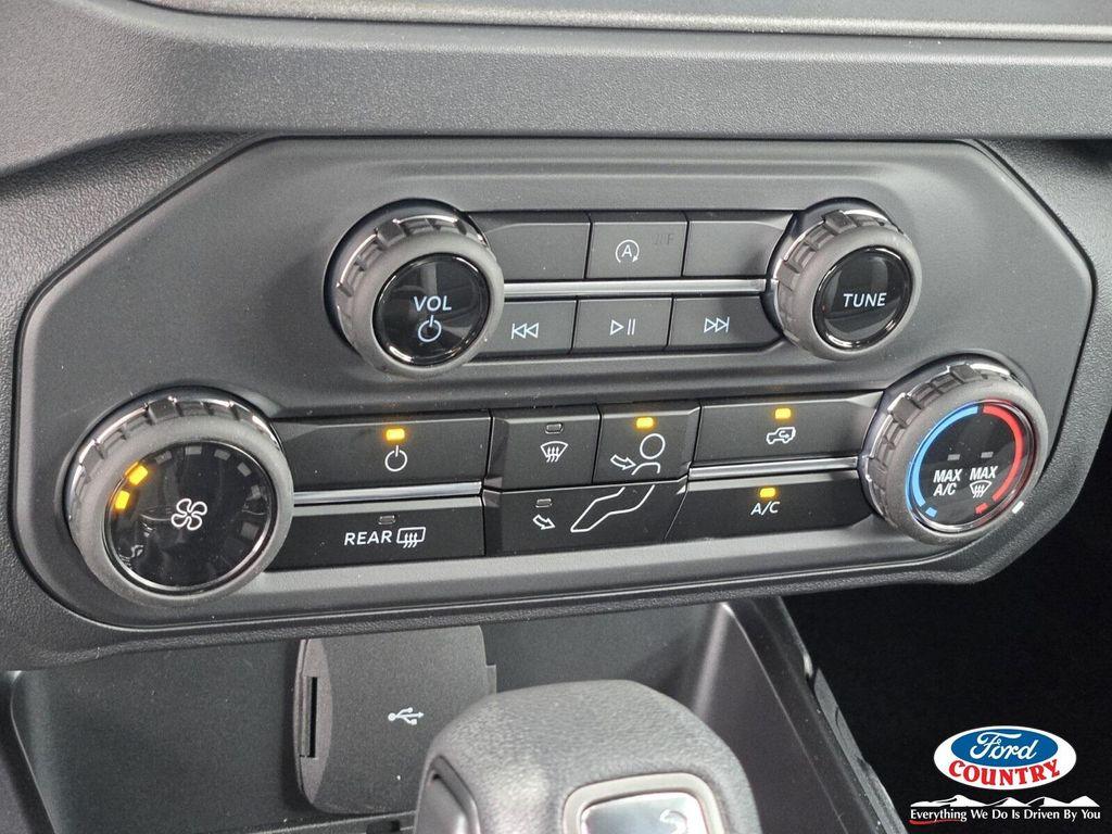 new 2025 Ford Bronco car, priced at $41,551