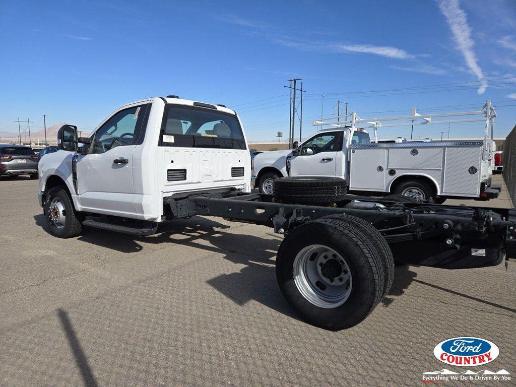 new 2025 Ford F-350 car, priced at $52,621