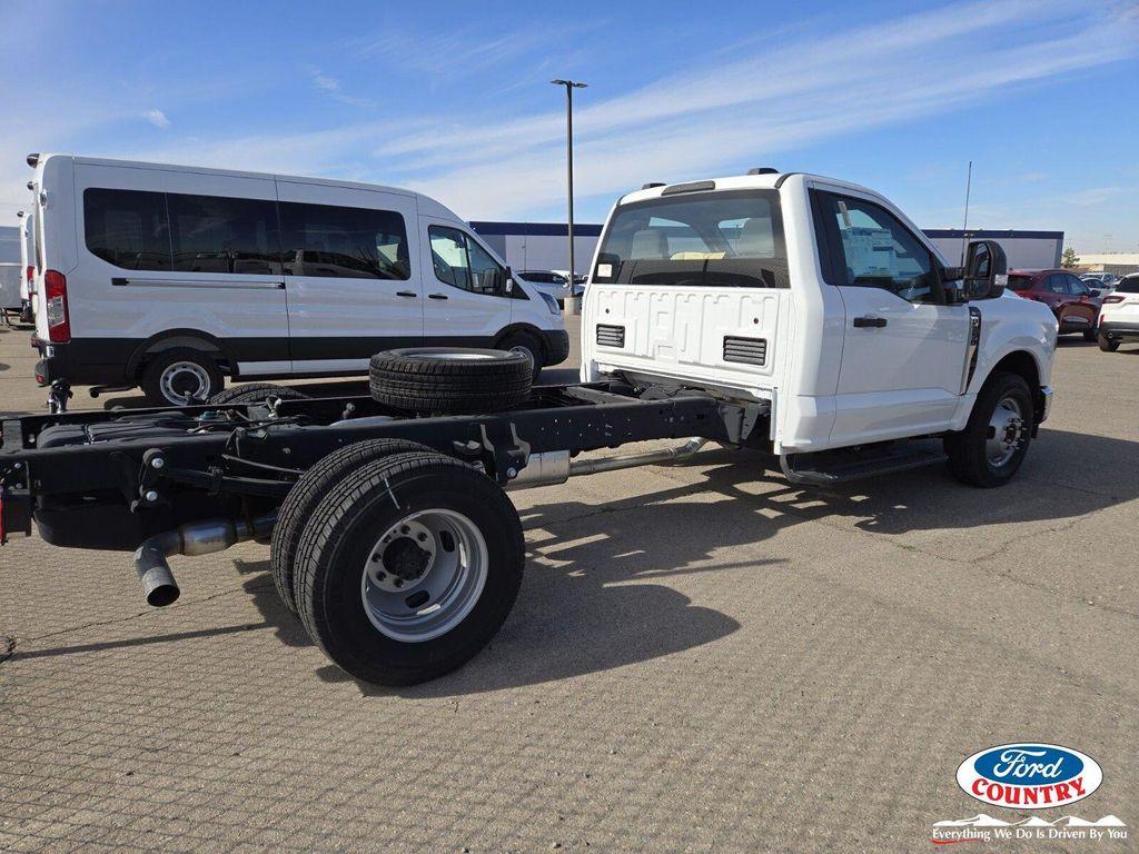 new 2025 Ford F-350 car, priced at $52,621