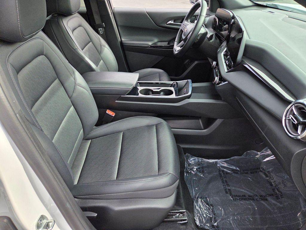 used 2025 Chevrolet Equinox car, priced at $24,995