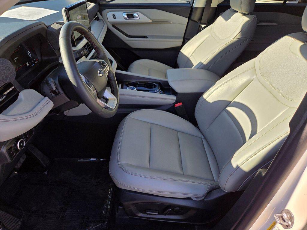 used 2025 Ford Explorer car, priced at $38,687