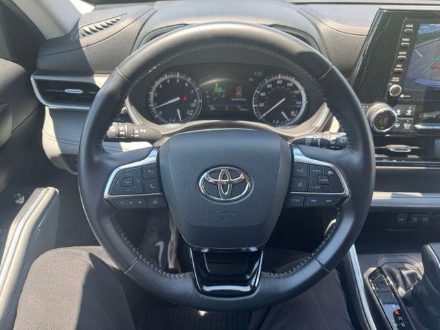 used 2020 Toyota Highlander car, priced at $29,874