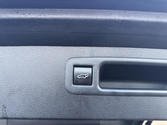 used 2021 Toyota Highlander Hybrid car, priced at $30,490