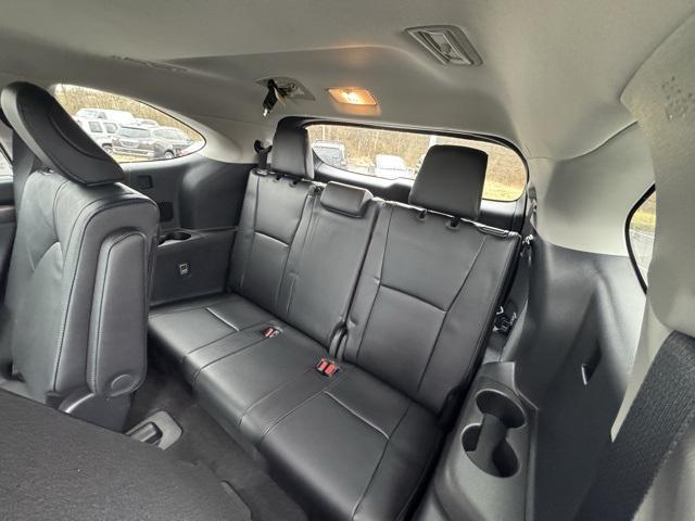 new 2026 Toyota Highlander Hybrid car, priced at $57,617