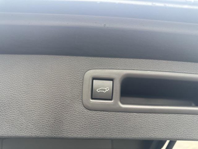 new 2026 Toyota Highlander Hybrid car, priced at $57,617