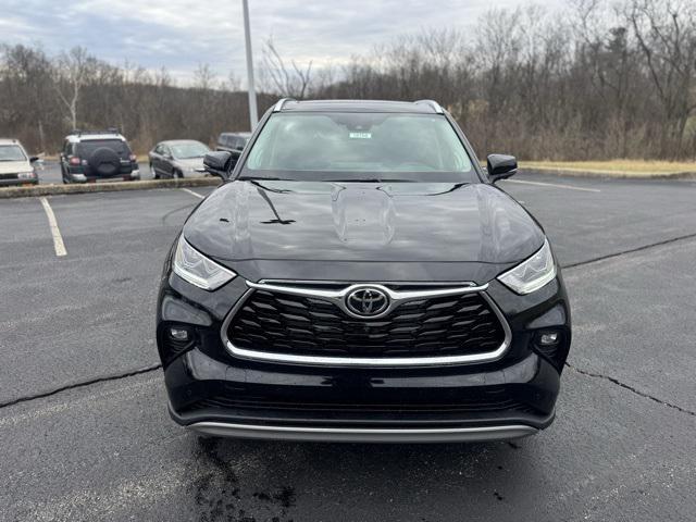 new 2026 Toyota Highlander Hybrid car, priced at $57,617