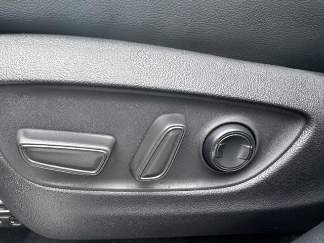 new 2026 Toyota Highlander Hybrid car, priced at $57,617