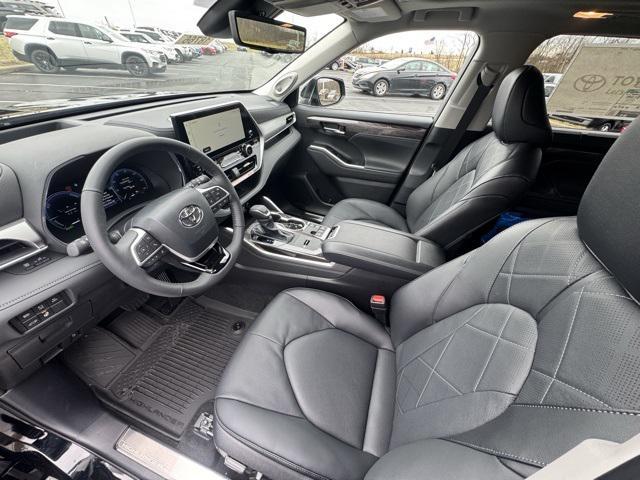 new 2026 Toyota Highlander Hybrid car, priced at $57,617