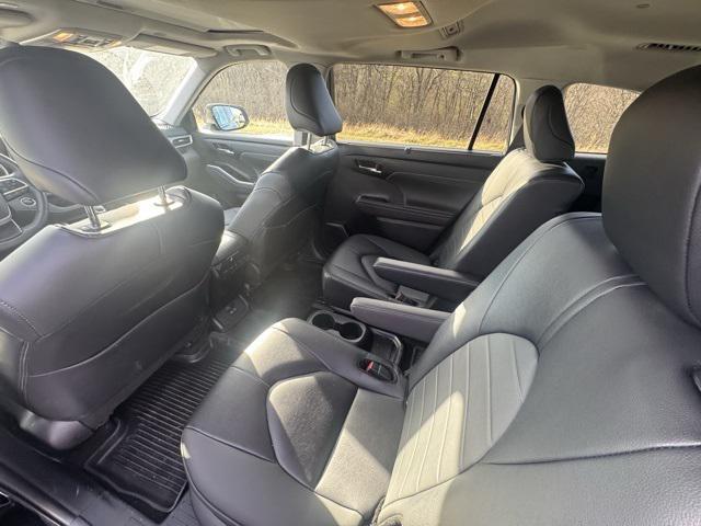 used 2024 Toyota Highlander car, priced at $40,723