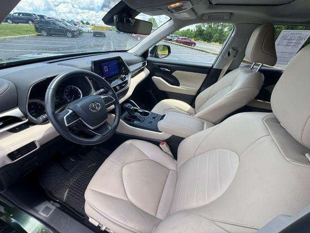 used 2024 Toyota Highlander Hybrid car, priced at $45,650