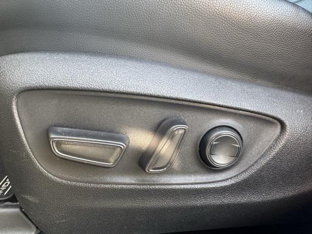 used 2022 Toyota Highlander car, priced at $31,100