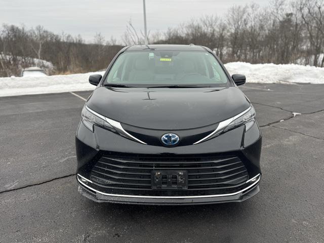 used 2024 Toyota Sienna car, priced at $37,393