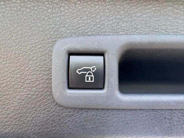 used 2025 Toyota Sienna car, priced at $40,417