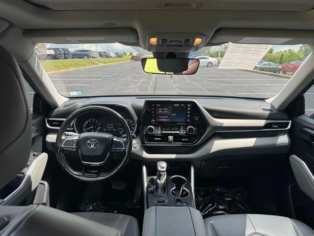 used 2021 Toyota Highlander car, priced at $25,984