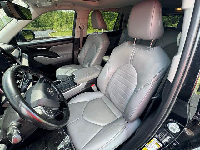 used 2021 Toyota Highlander car, priced at $25,984