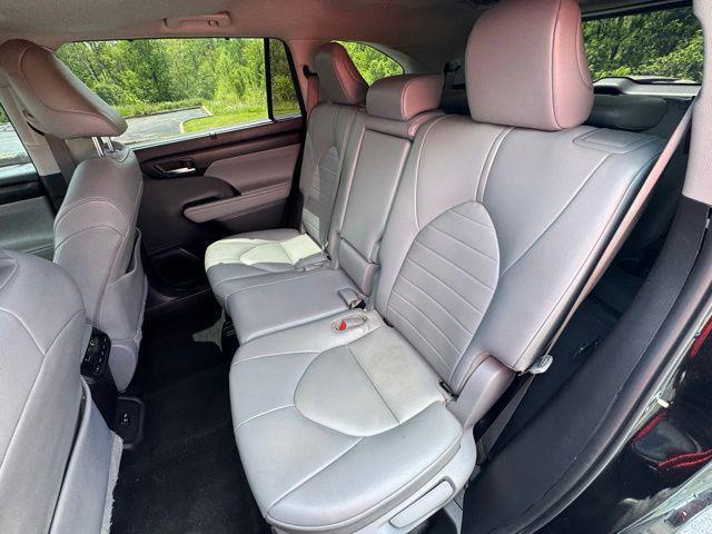 used 2021 Toyota Highlander car, priced at $25,984