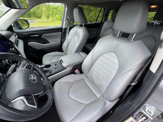 used 2023 Toyota Highlander car, priced at $37,354