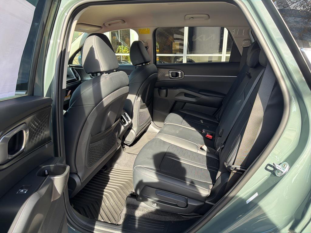 new 2026 Kia Sorento Plug-In Hybrid car, priced at $50,995
