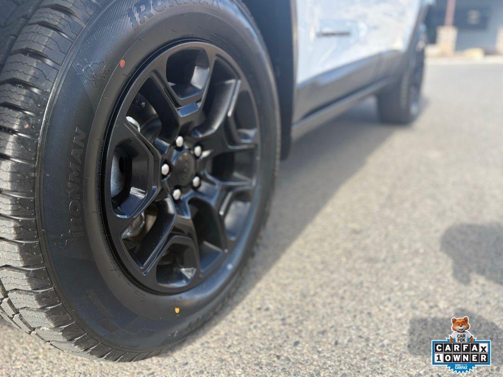 used 2021 Jeep Cherokee car, priced at $23,480