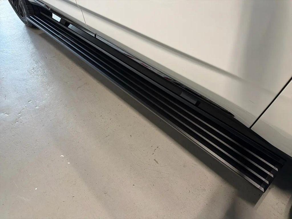 used 2022 Cadillac Escalade ESV car, priced at $64,999