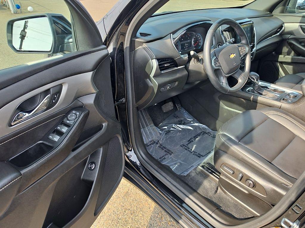 used 2023 Chevrolet Traverse car, priced at $31,629