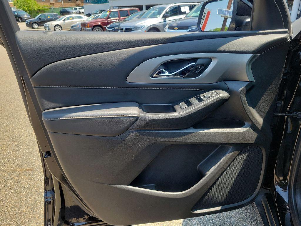 used 2021 Chevrolet Traverse car, priced at $23,200