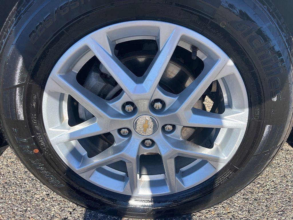 used 2023 Chevrolet Equinox car, priced at $18,774