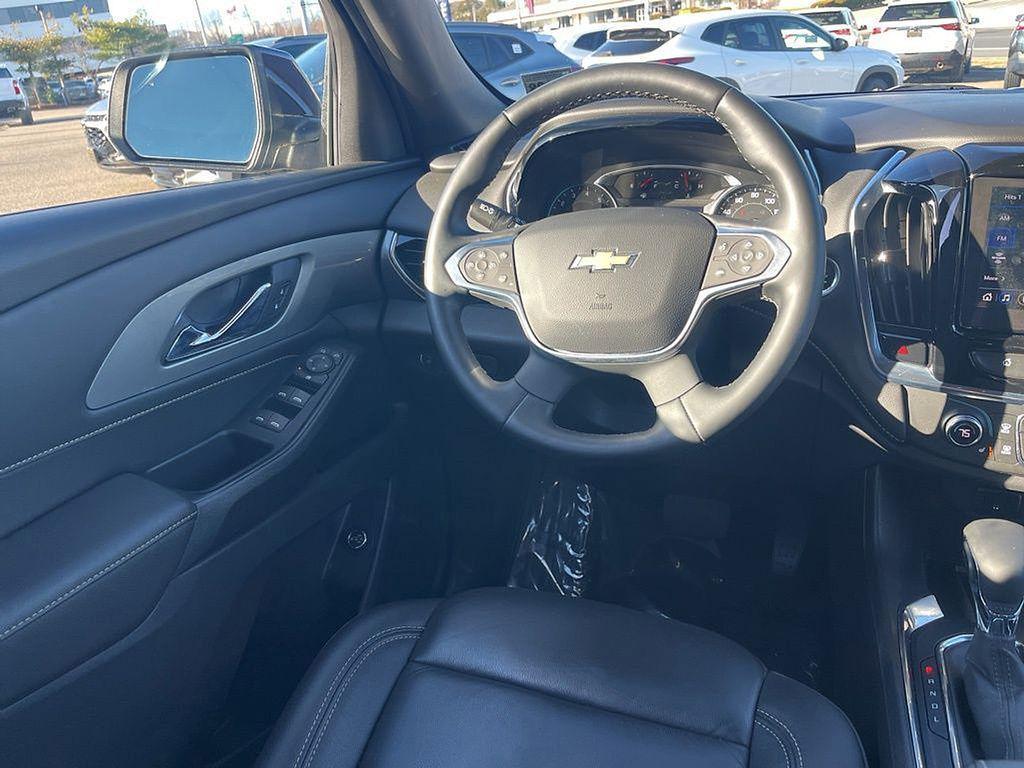used 2023 Chevrolet Traverse car, priced at $29,945