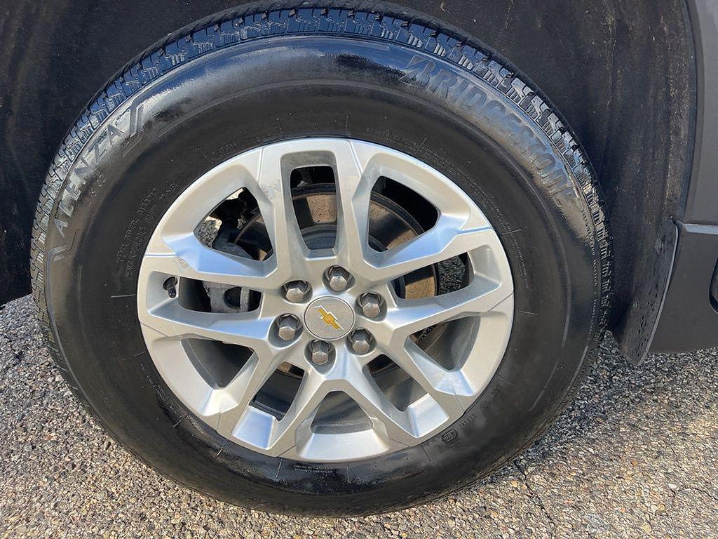 used 2023 Chevrolet Traverse car, priced at $25,000