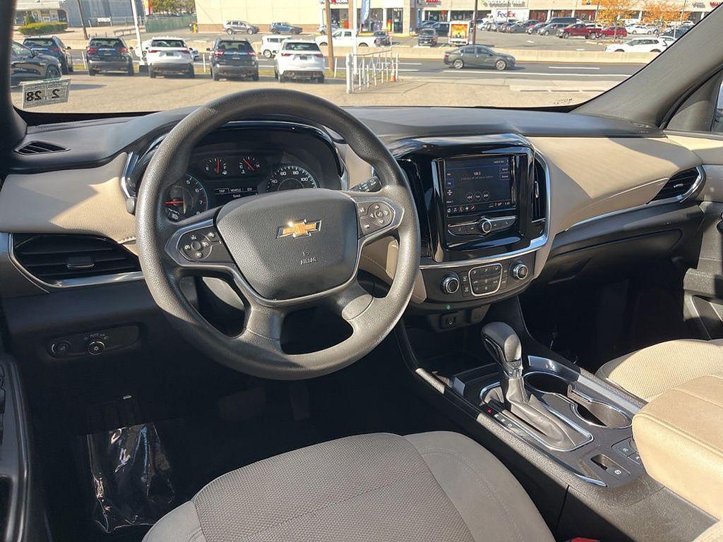 used 2023 Chevrolet Traverse car, priced at $25,000
