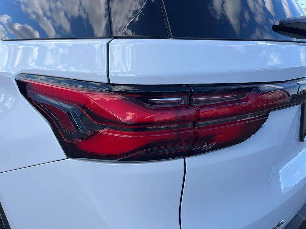 used 2023 Chevrolet Traverse car, priced at $25,000