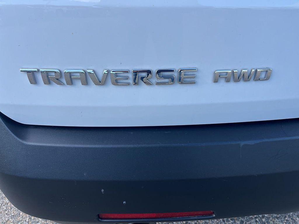 used 2023 Chevrolet Traverse car, priced at $25,000