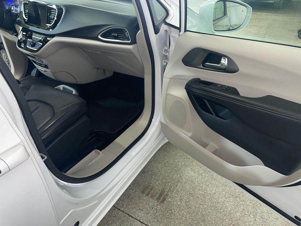 used 2022 Chrysler Pacifica car