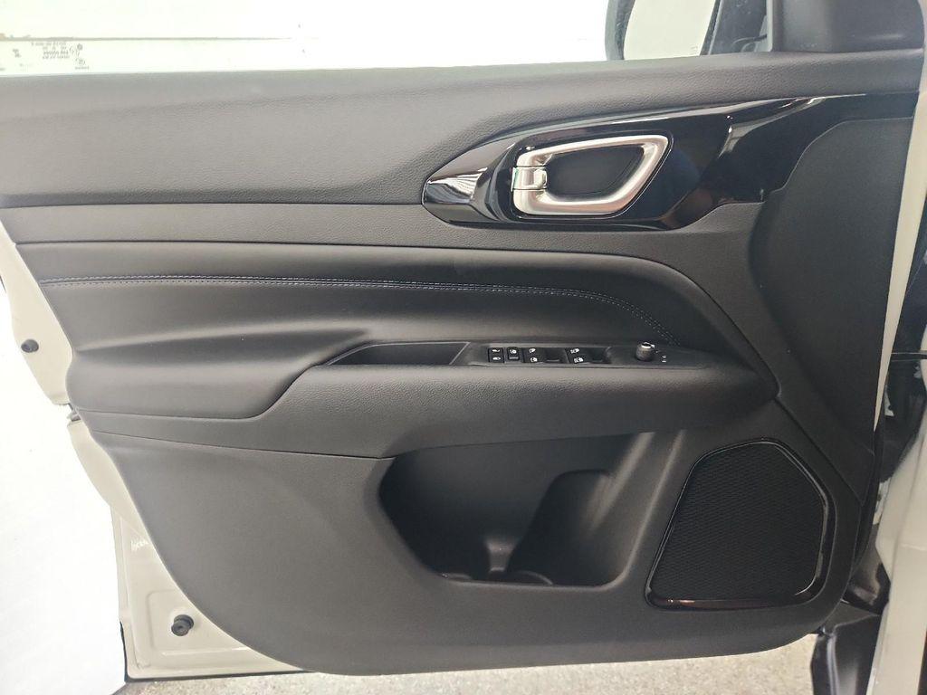 new 2025 Jeep Compass car, priced at $30,549