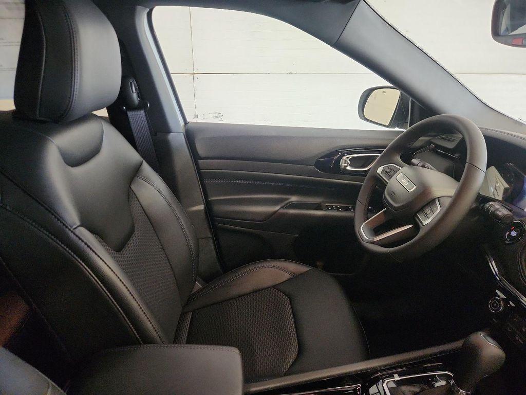 new 2025 Jeep Compass car, priced at $30,549