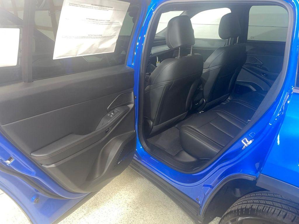 new 2026 Jeep Cherokee car, priced at $42,550