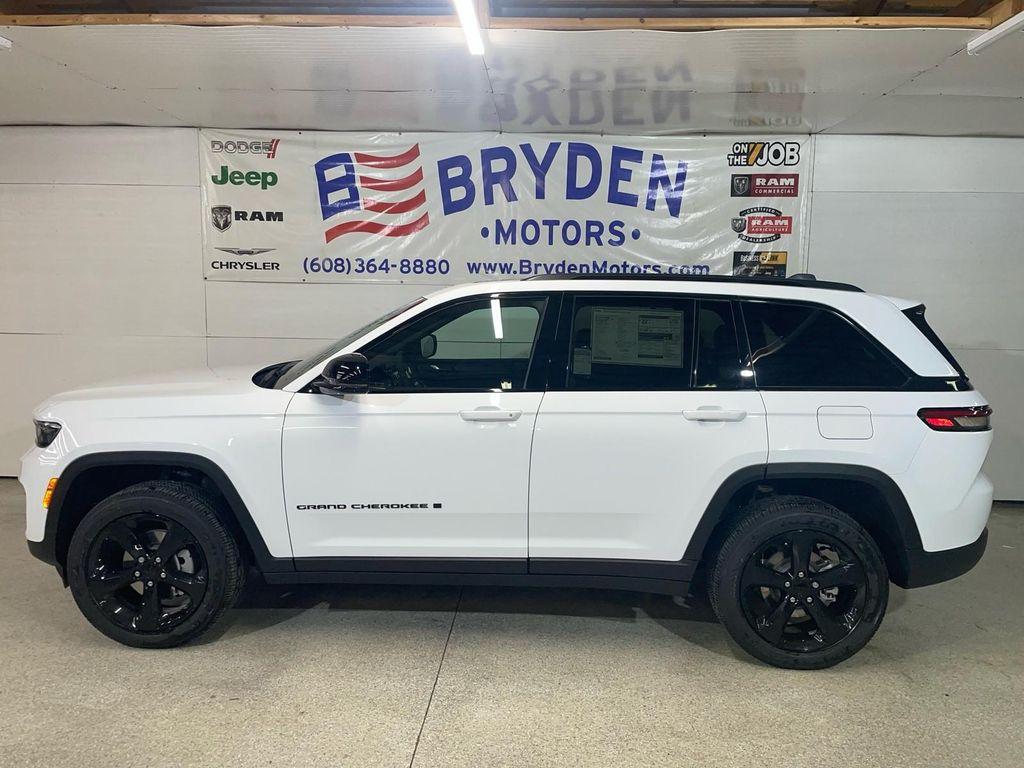 new 2025 Jeep Grand Cherokee car, priced at $46,960