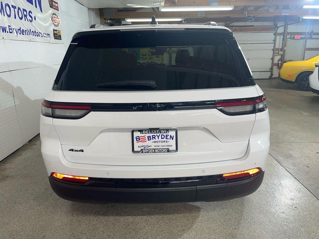 new 2025 Jeep Grand Cherokee car, priced at $46,960